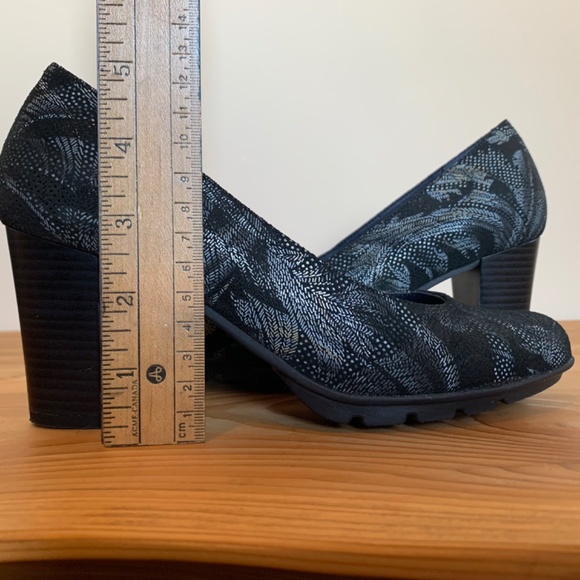 Dorking UNIQUE Black & Silver ladies pumps - Picture 3 of 5